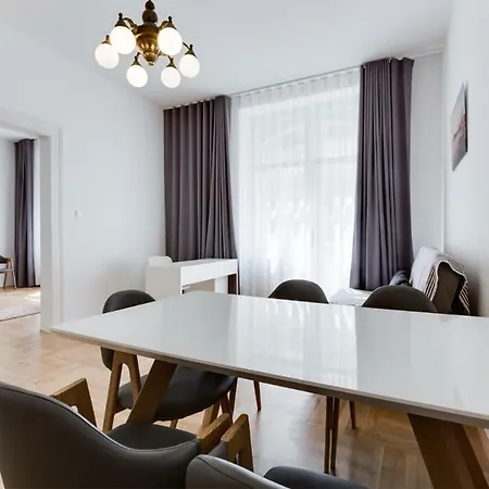 The Dancing House Residence, Two Bedroom With Balcony Near River! Apartment