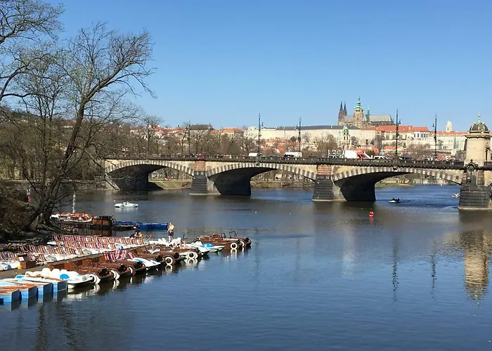 The Dancing House Residence, Two Bedroom With Balcony Near River! Apartment *