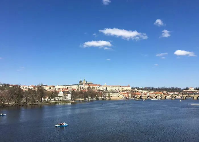 The Dancing House Residence, Two Bedroom With Balcony Near River! Apartment