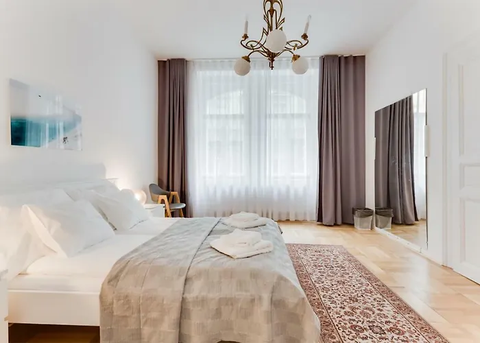The Dancing House Residence, Two Bedroom With Balcony Near River! Apartment *