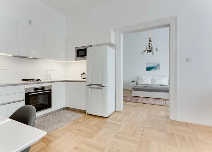 The Dancing House Residence, Two Bedroom With Balcony Near River! * Prague