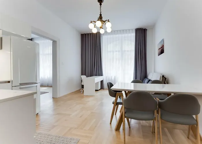 Apartment The Dancing House Residence, Two Bedroom With Balcony Near River! Prague